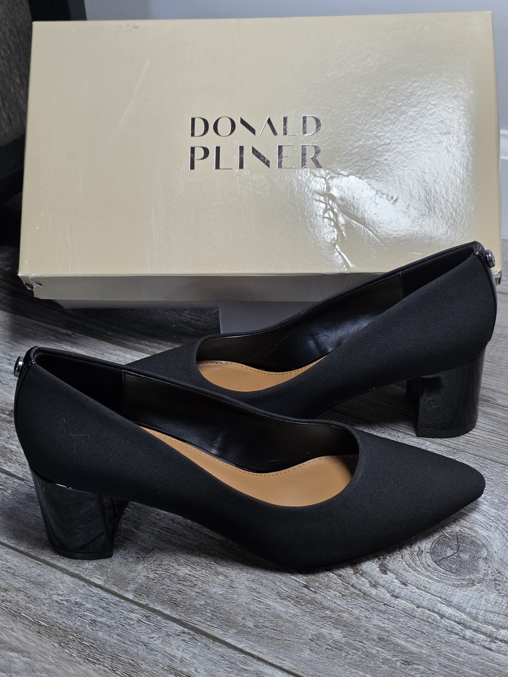 Donald Pliner Stephani Crepe Elastic Pointed Toe Mid Block Heel Pumps Sz 5 *NWB